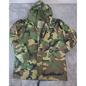 US Military Jacket Mens Medium Reg Parka Cold Weather Woodland Camo Hooded Y2K